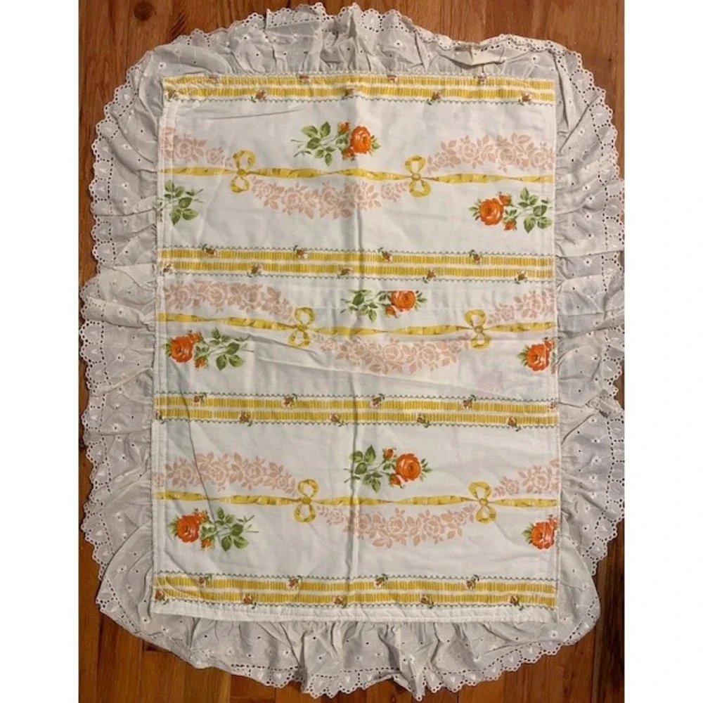 Vintage pair of‎ pillow shams yellow floral striped with lace trim